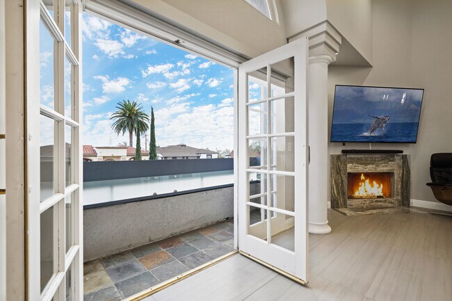 Building Photo - 10627 Ashton Ave