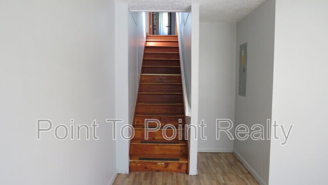 Building Photo - 1609 W 13th St