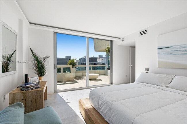 Building Photo - 1025 92nd St