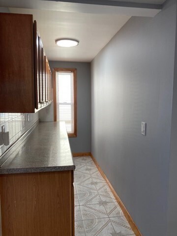 Building Photo - 28 Lake St