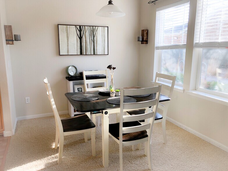 Building Photo - 2432 Owens Ave