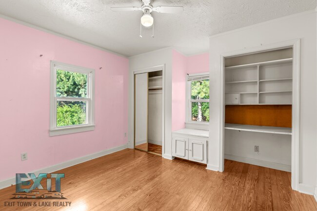 Building Photo - Spacious Country Home in Convenient La Crosse Location
