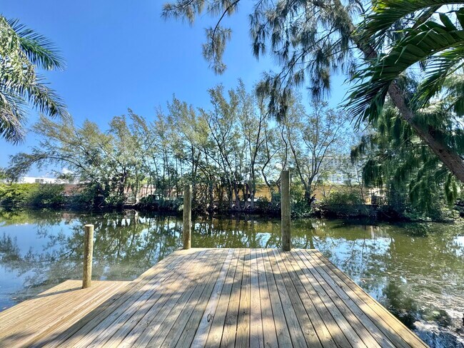 Building Photo - 1130 NE 18th Ave