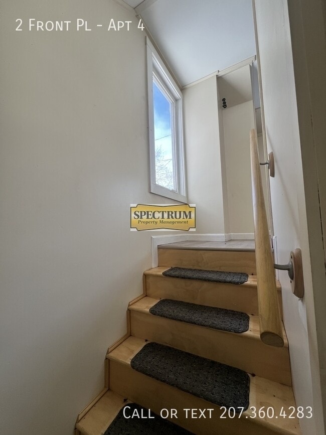 Building Photo - 2 Front Pl