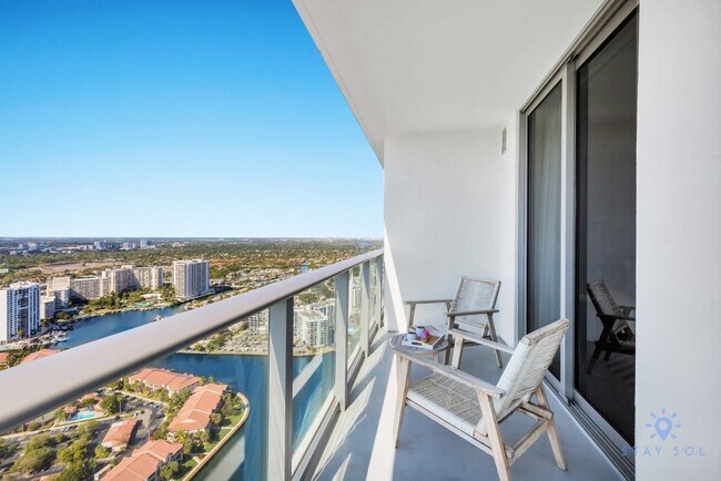 Building Photo - 4010 S Ocean Dr