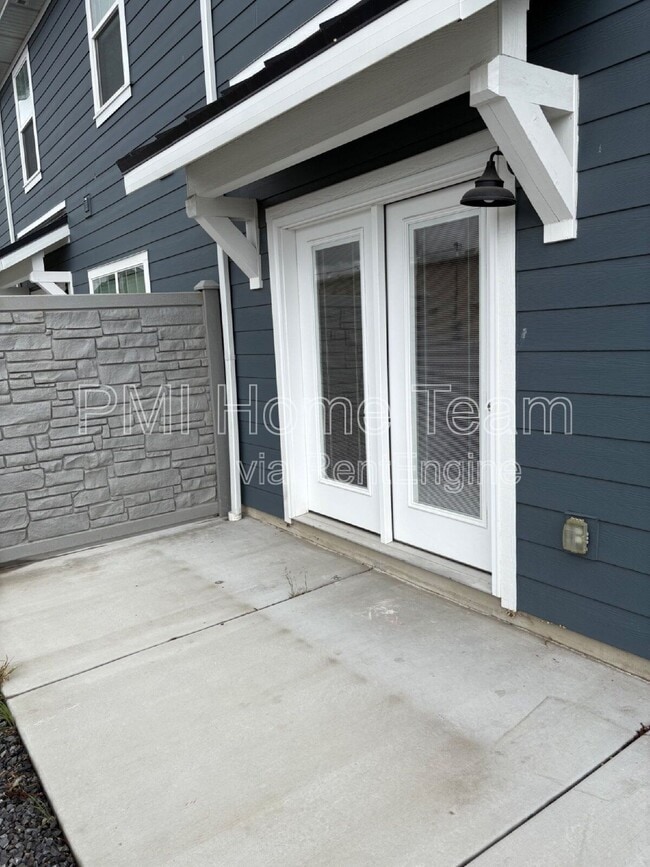 Building Photo - 618 W Cozy Ln
