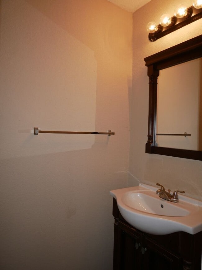 Building Photo - 1511 N 39th-