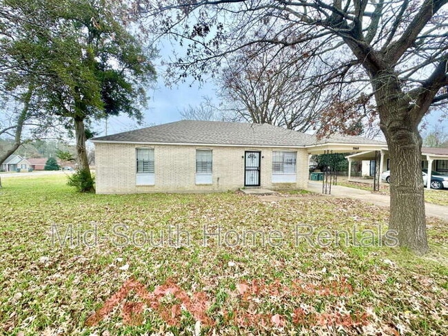 Building Photo - 3940 Schoolfield Rd