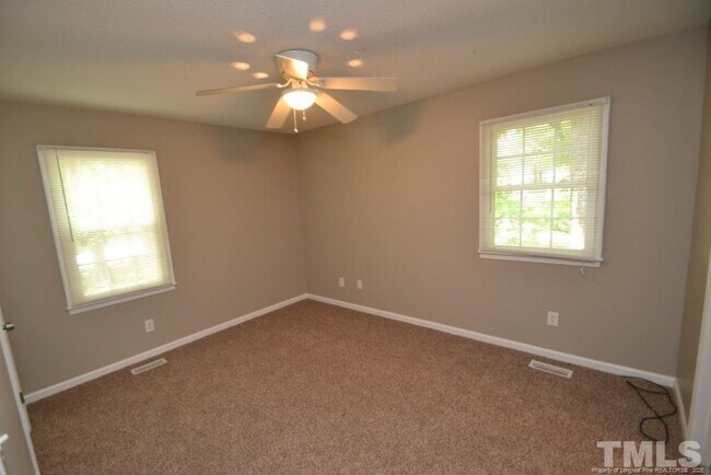 Building Photo - 7801 Fairmont Ct