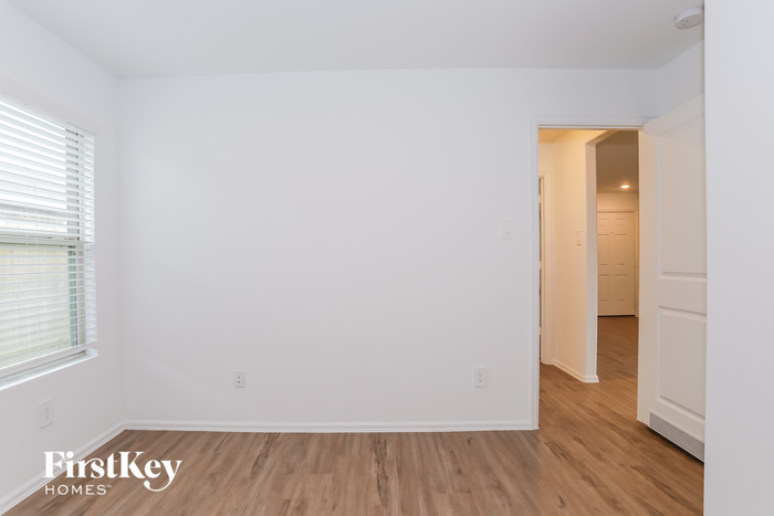 Building Photo - 375 Jewett Meadow Dr