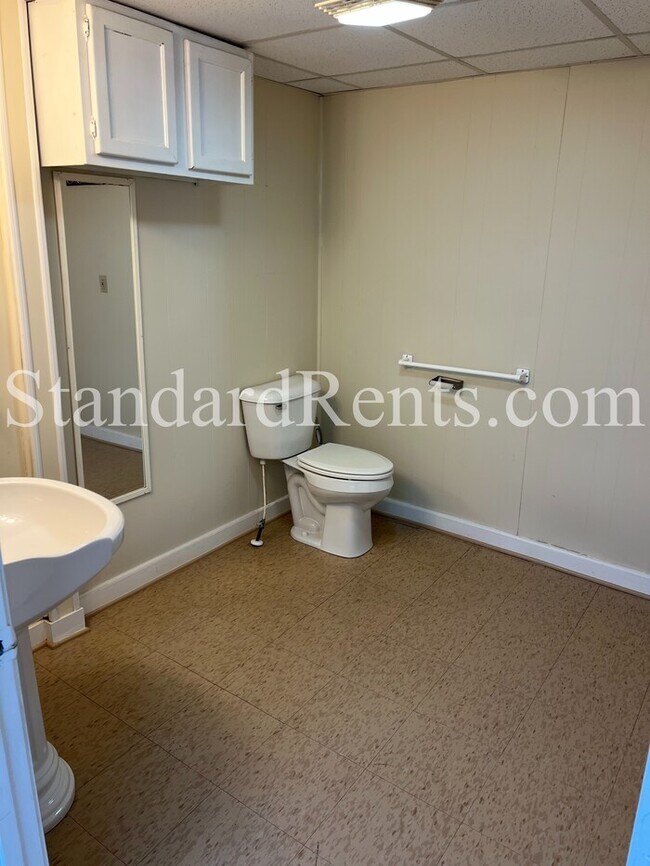 Building Photo - 6320 Cooper St