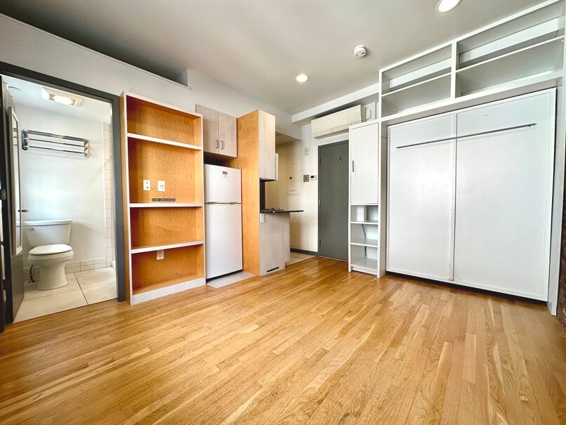 Building Photo - 144 Bowdoin St