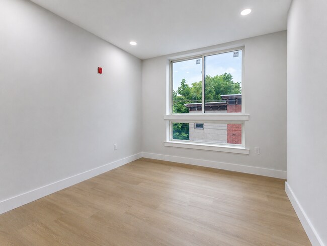 Building Photo - 122 E Cumberland St