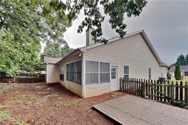 Building Photo - 1975 Sterling Creek Ct
