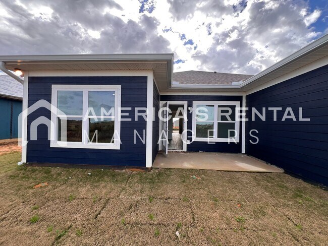 Building Photo - 21567 Tawny Lp