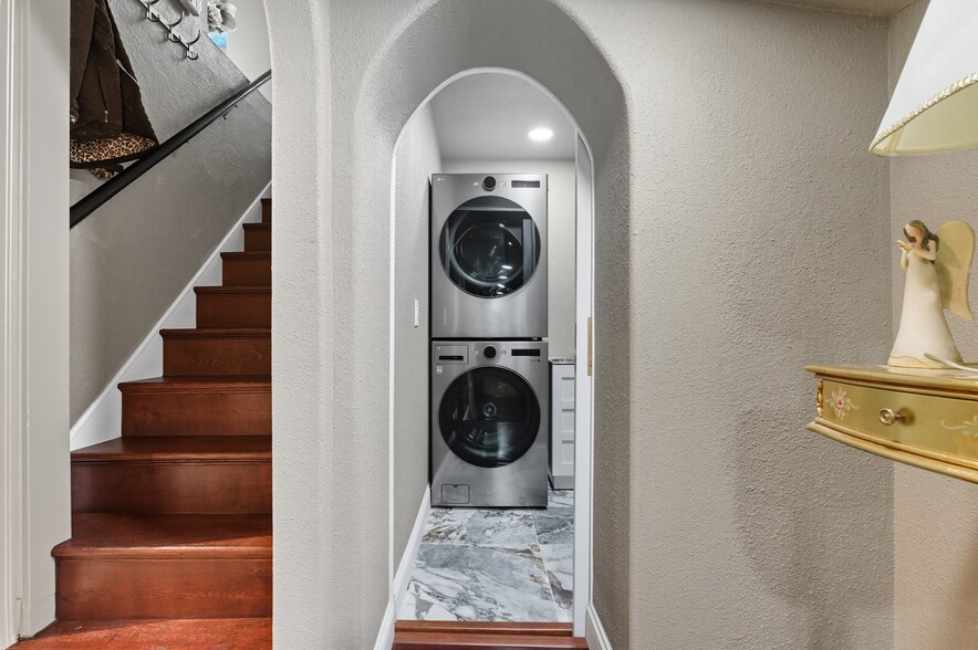 Building Photo - 709 Minnesota Ave