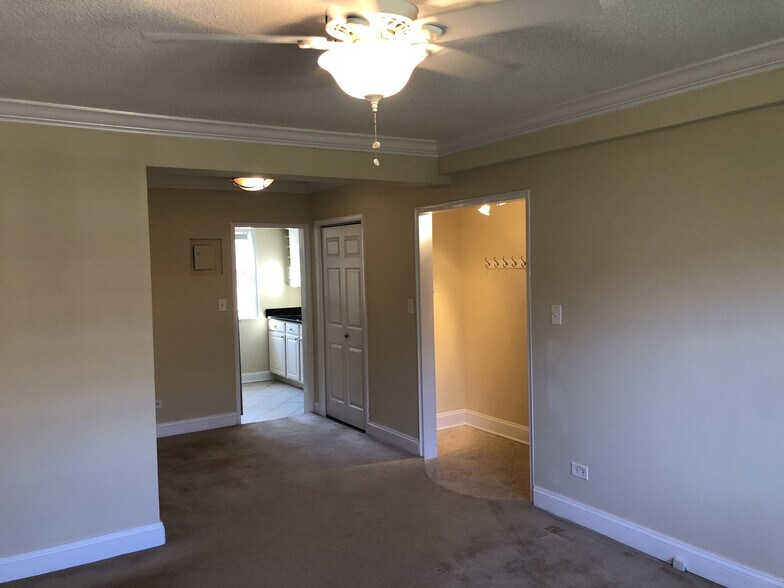 Empty Dining/Kitchen - 4378 N Pershing Dr