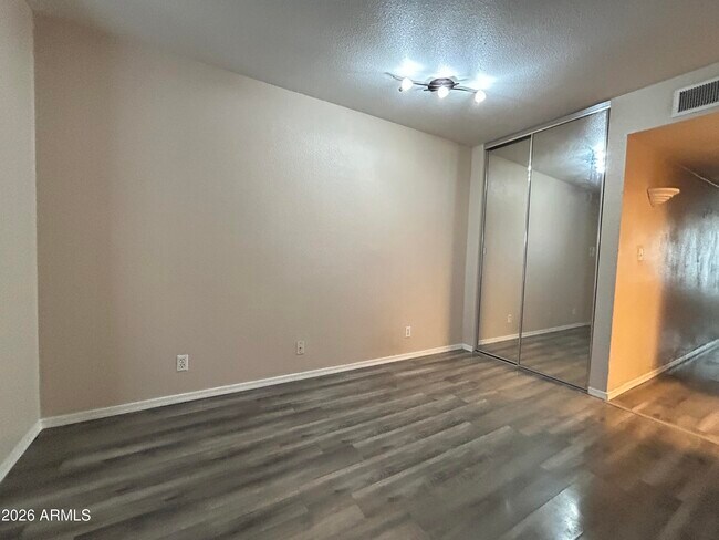 Building Photo - 14203 N 19th Ave