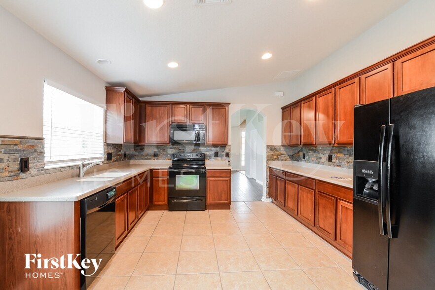 Building Photo - 5525 106th Ave E