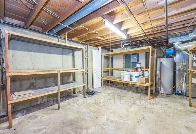 Building Photo - 425 S 40th St