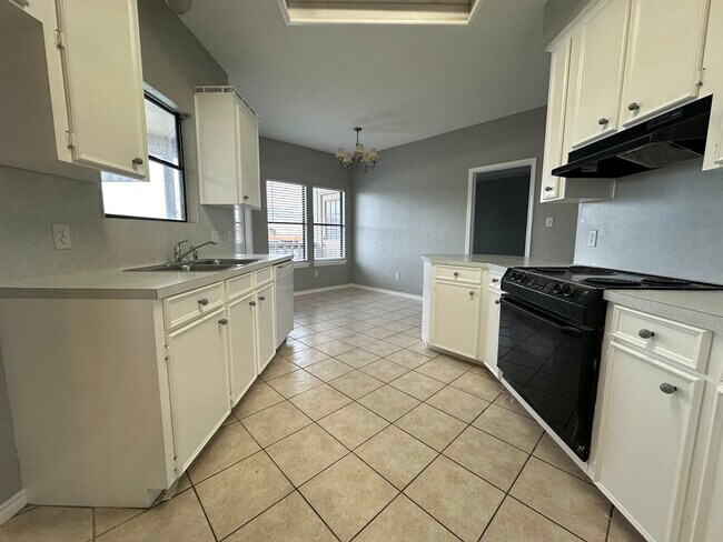 Building Photo - 15325 Mutiny Ct