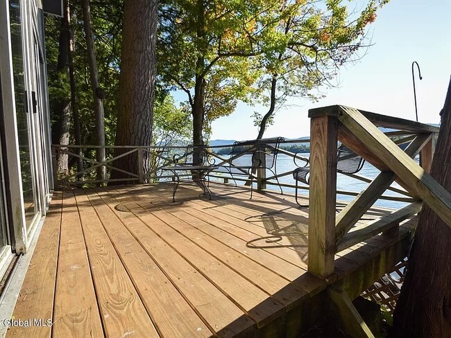 Building Photo - 35 Huddle Ln