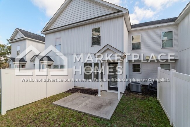 Building Photo - 712 Chatsworth Wy