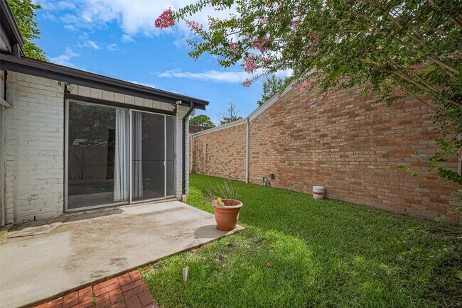 Building Photo - 1014 Fleetwood Pl Dr