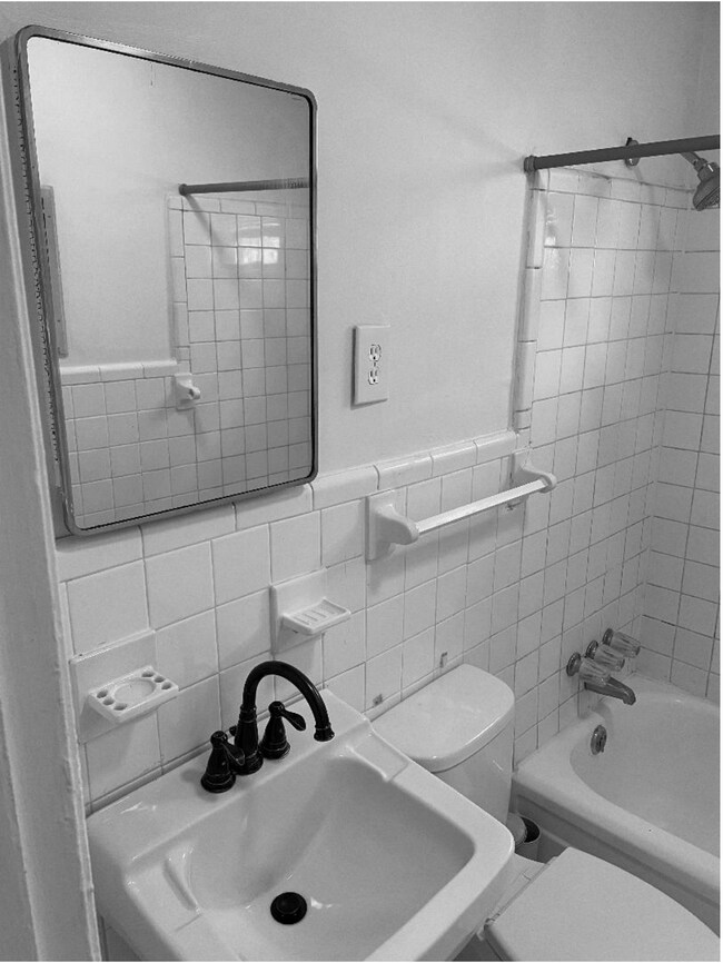 Building Photo - 1736 17th Ave N