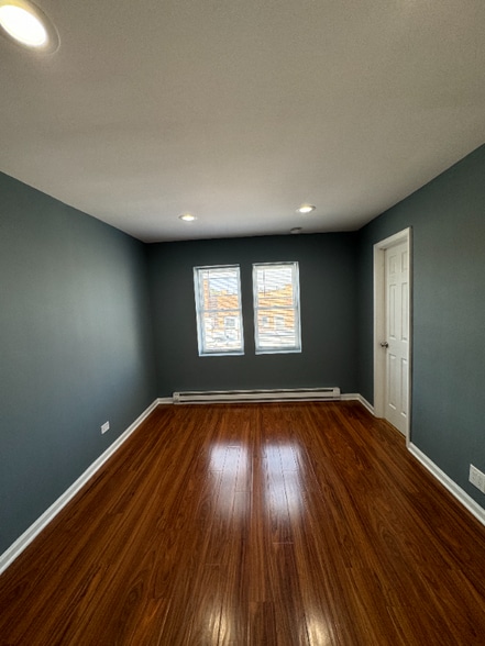 Building Photo - 2624 N Milwaukee Ave