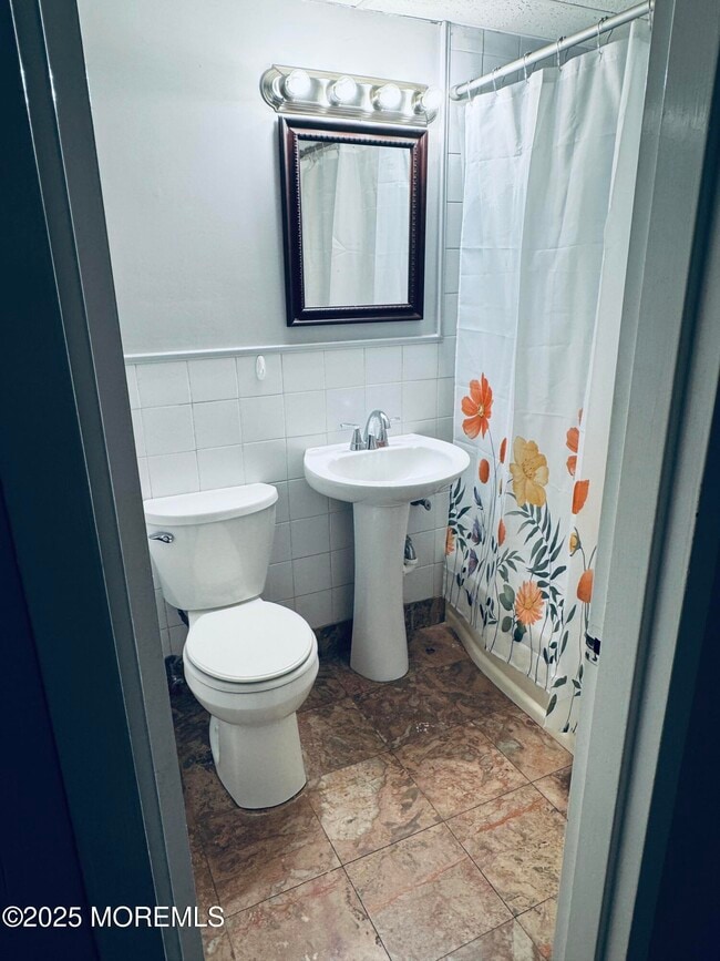 Building Photo - 21 Leroy Pl