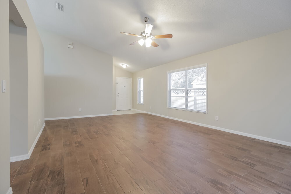 Building Photo - 13621 Meadowpark Ave