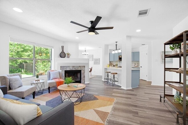 Building Photo - 2203 Lexfield Ln