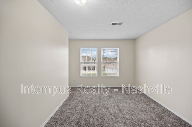Building Photo - 3236 Woodpoint Dr