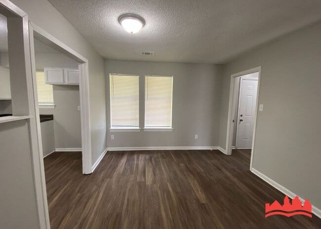 Building Photo - 5338 Cedar Bluff Dr