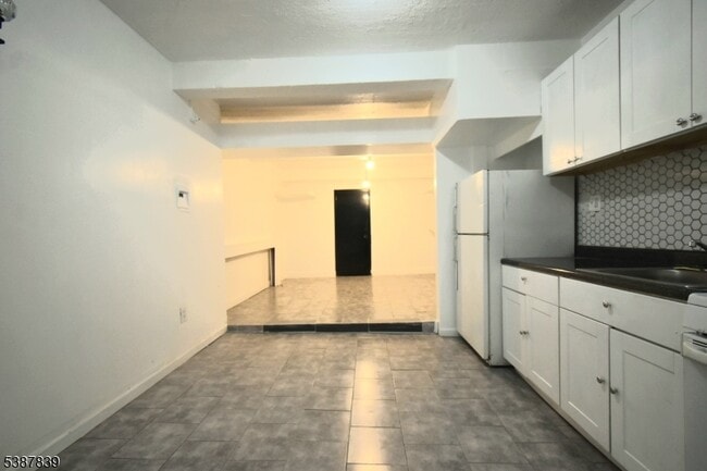 Building Photo - 148 Chancellor Ave