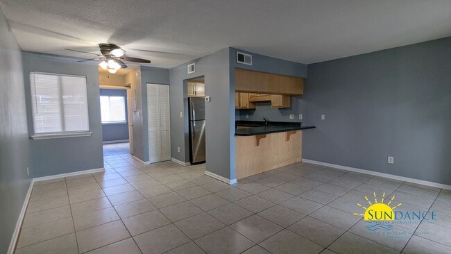 Building Photo - Renovated 1 Bedroom Waterfront Unit in Fort Walton Beach!