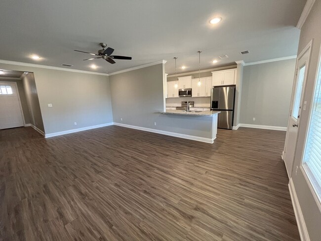 Building Photo - Country Heights #202