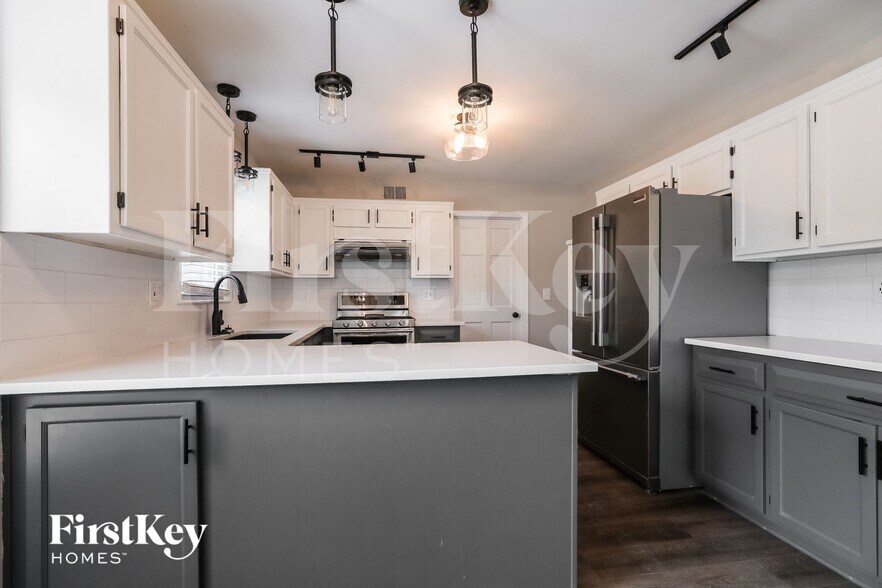 Building Photo - 11637 Cody St