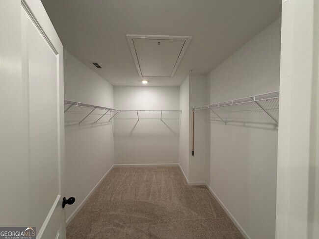 Building Photo - 716 Vallin St