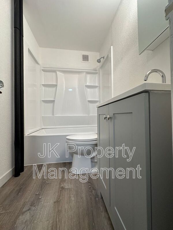 Building Photo - 310 5th St N