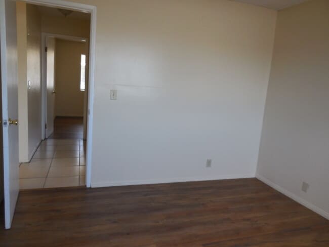 Building Photo - 839 Gaviota Ave