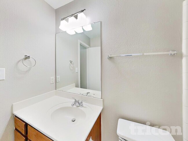 Building Photo - 8527 Sea Rim Dr