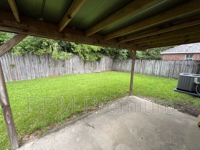 Building Photo - 532 Fawn Lake Dr