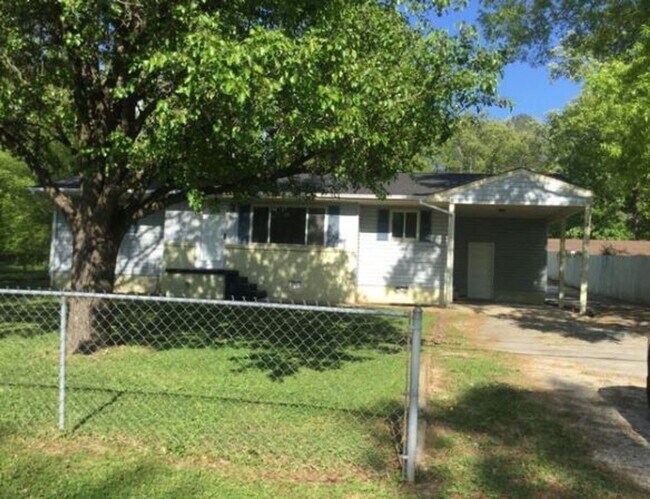 Building Photo - Charming 3 Bedroom Home Convenient to Chattanooga & Fort Oglethorpe