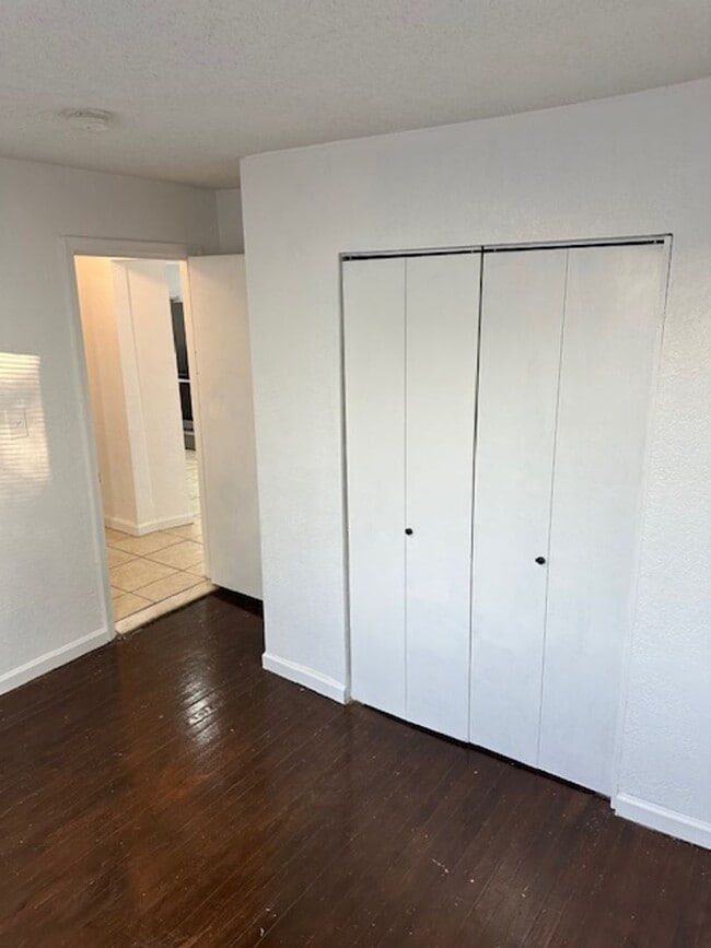 Building Photo - JP - Early