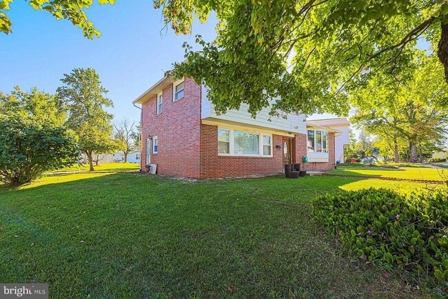 Primary Photo - 6820 Cherokee Dr