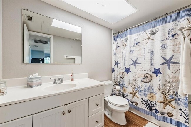 Building Photo - 208 S Canal St