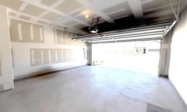 Building Photo - 1625 Brimhurst Dr