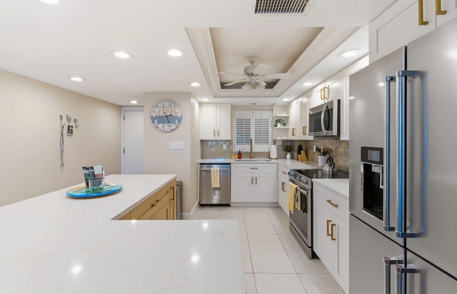 Building Photo - 853-899-899 Beach Rd